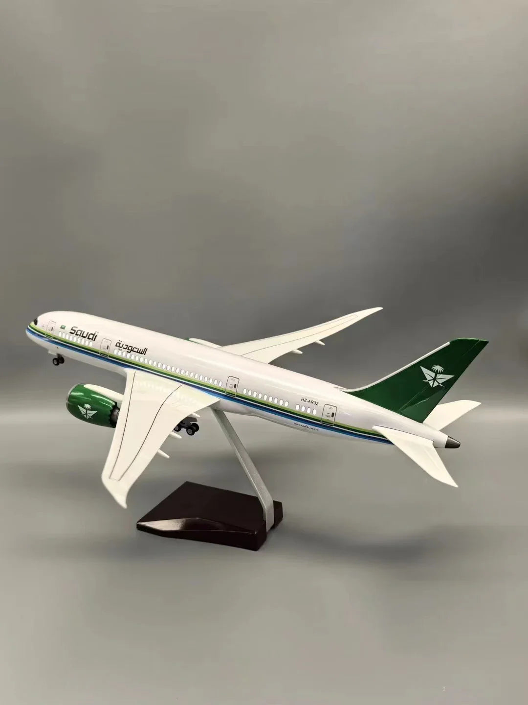 Saudia Boeing SV787 Die-Cast Model Plane with LED Lights – 43–47cm