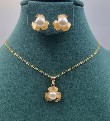 Elegant Gold-Toned Necklace & Earring Sets